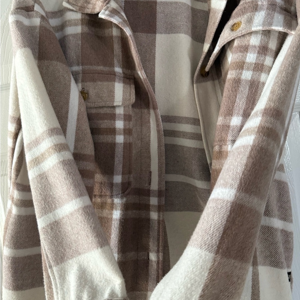 Banana Republic Tan and Cream Plaid Utility Jacket - Picture 7 of 9